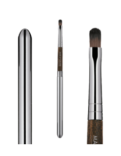 pincel labial de Make up forever con capuchon metalico