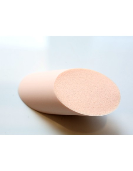 Esponja de maquillaje elíptica.